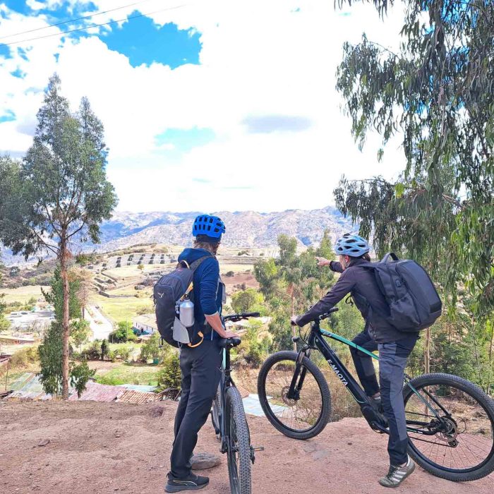 CUSCO VISTAS SUPERIORES EN E-BIKE CON UNA CLASE DE PISCO SOUR-4