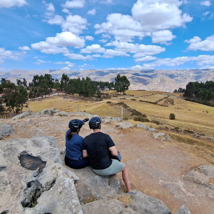 CUSCO VISTAS SUPERIORES EN E-BIKE CON UNA CLASE DE PISCO SOUR-6