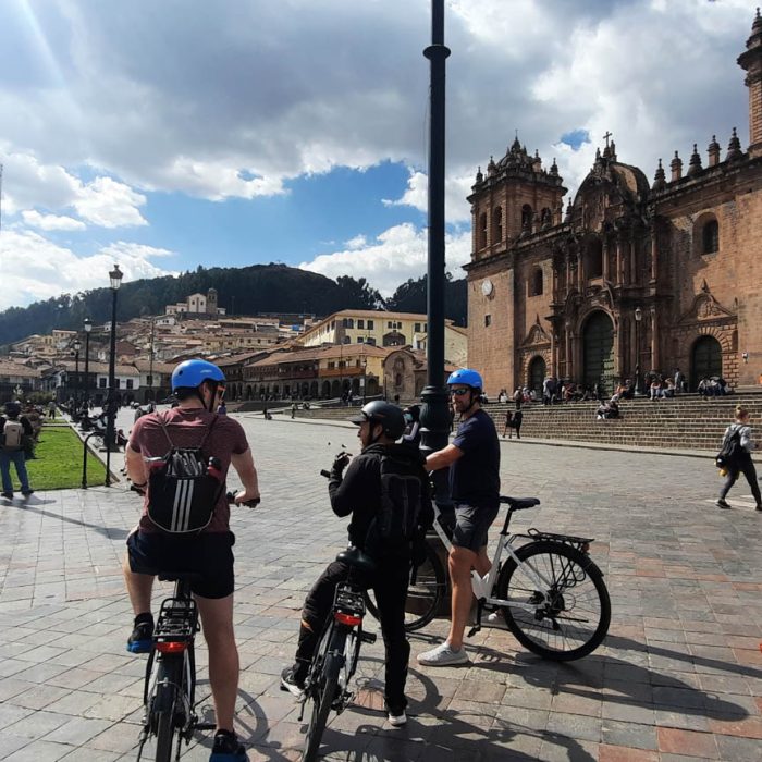 TOUR EN BICICLETA POR LA CIUDAD DE CUSCO CON CLASE DE PISCO SOUR-3