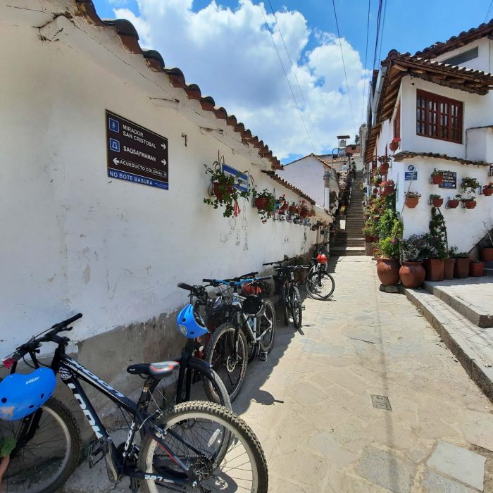 TOUR EN BICICLETA POR LA CIUDAD DE CUSCO CON CLASE DE PISCO SOUR-4